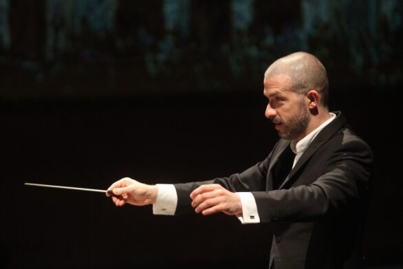 Direttore d'orchestra durante l'opera Ernani