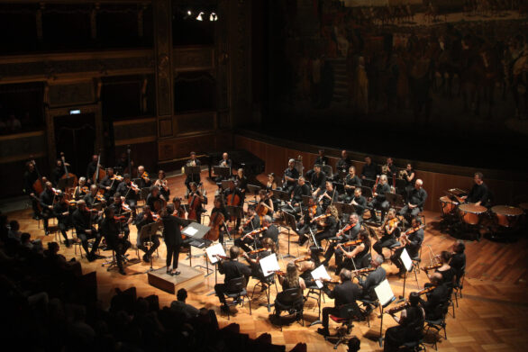 visuale dell'orchestra dall'alto in corso d'opera