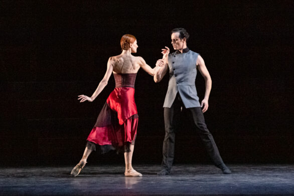 passo a due tra ballerini protagonisti in "Carmen"
