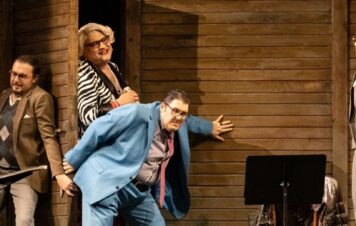 Le convenienze ed inconvenienze teatrali