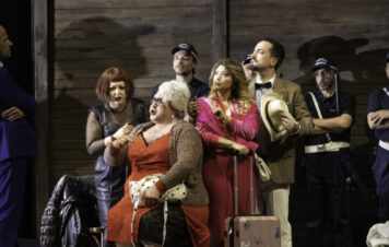 Le convenienze ed inconvenienze teatrali